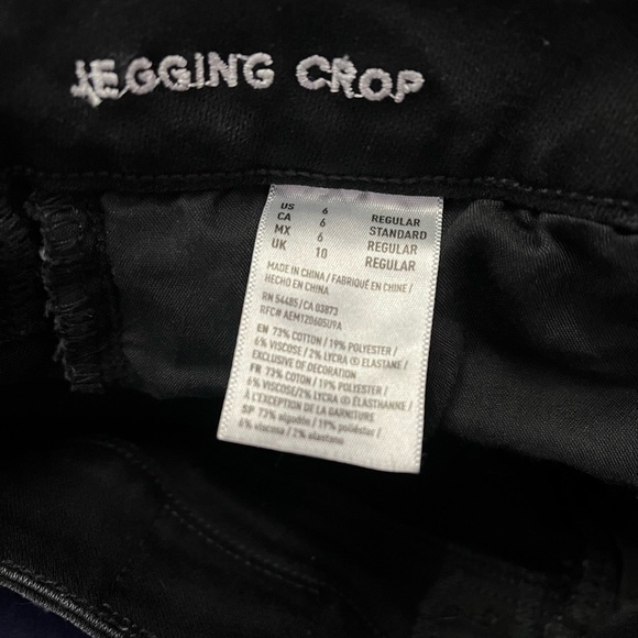 American Eagle Black Ripped Jegging Crop Jeans - Picture 2 of 6